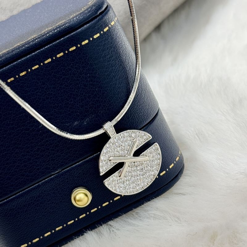 CHAUMET